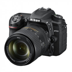 NIKON Reflex D7500 + Objectif AF-S DX VR 18-300mm f/3.5-6.3 ED VR Garanti 3 ans