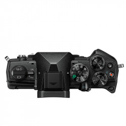 OM SYSTEM OM-5 NOIR + Objectif M.ZUIKO ED 12-45mm f/4 PRO Garanti 3 ans + SD 32Go + Sac