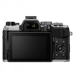 OM SYSTEM OM-5 SILVER + Objectif M.ZUIKO ED 12-45mm f/4 PRO Garanti 3 ans + SD 32Go + Sac