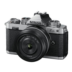 NIKON Z fc + Z 28mm f/2.8 SE Garanti 3 ans