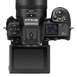 NIKON Z8 + Z 24-70mm f/2.8 S Garanti 3 ans