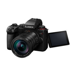 PANASONIC Hybride LUMIX G9 II Noir + Objectif G Vario 12-60mm f/2.8-4.0 Garanti 3 ans