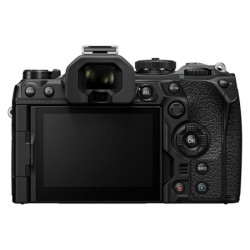 OM SYSTEM OM-1 II + Objectif 12-200 Garanti 3 ans