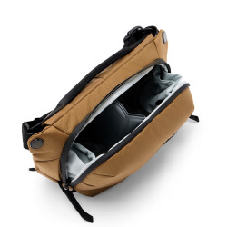 PEAK DESIGN Everyday Sling 3L v2 Coyote