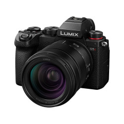 PANASONIC Lumix S5D + Objectif 28-200mm f/4.0-7.1 Macro Garanti 3 ans