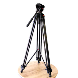 Occasion MANFROTTO Trépied 547B +ROTULE 701HDV + COLONNE CENTRALE BOL