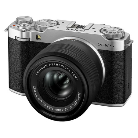 FUJIFILM X-M5 Silver + XC 15-45mm f/3.5-5.6 Garanti 3 ans