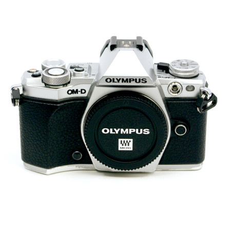 Occasion OLYMPUS  OM-D E-M5 MARK II SILVER