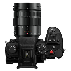 PANASONIC LUMIX GH7 Noir + Objectif G 12-60mm f/2.8-4 + G 25mm f/1.7 Garanti 3 ans