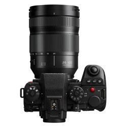 PANASONIC LUMIX S1 II + Objectif S 24-105mm f/4 Macro OIS + S 26mm f/8 Pancake Garanti 3 ans