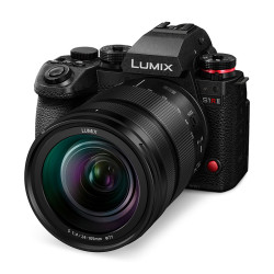 PANASONIC Lumix S1R II + Objectif S 24-105mm f/4 Macro OIS + S 26mm f/8 Pancake Garanti 3 ans