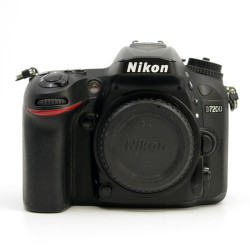 Occasion NIKON D7200 + GRIP MB-D15