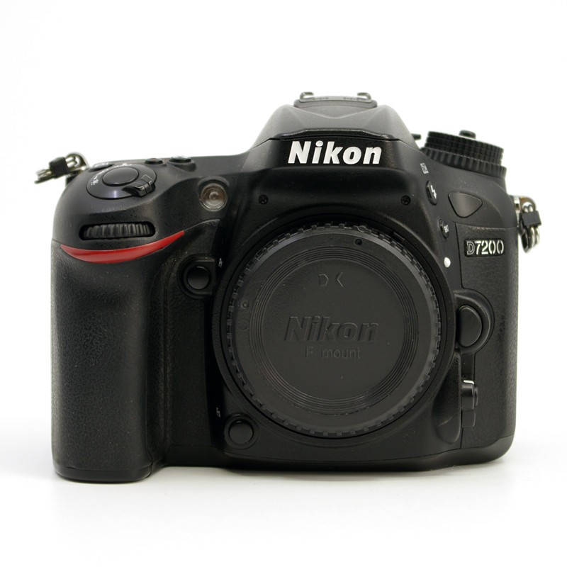 Occasion NIKON D7200 + GRIP MB-D15