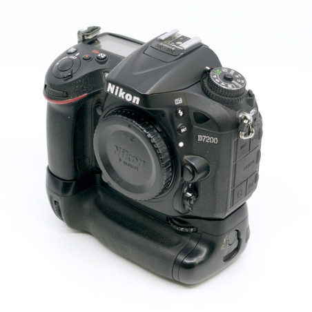 Occasion NIKON D7200 + GRIP MB-D15