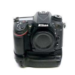 Occasion NIKON D7200 + GRIP MB-D15