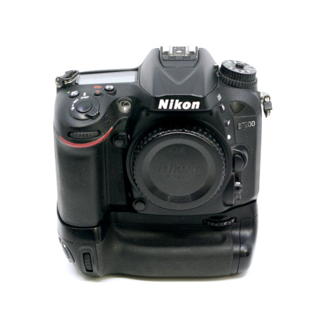 Occasion NIKON D7200 + GRIP MB-D15