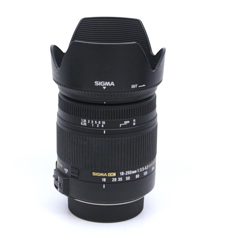 Occasion SIGMA 18-250mm f/3.5-6.3 DC OS HSM NiKON