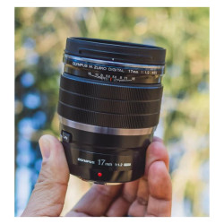 OLYMPUS Objectif Pro 17mm f/1.2