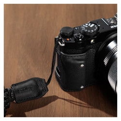 SMALLRIG 4879 Camera Leather Half Case Kit for FUJIFILM X-M5 (Black)