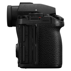 PANASONIC Lumix S5 II + Objectif SIGMA 20-200mm f/3.5-6.3 Contemporary Garanti 3 ans