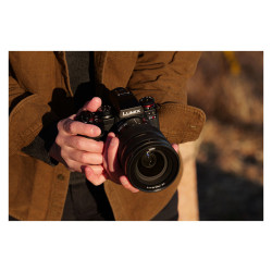 PANASONIC Lumix S1 II E + Objectif SIGMA 20-200mm f/3.5-6.3 Contemporary Garanti 3 ans