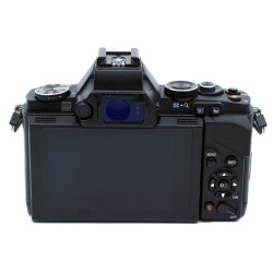 Occasion OLYMPUS OM-D E-M5 + Lumix G Vario 12-32mm f/3.5-5.6 ASPH