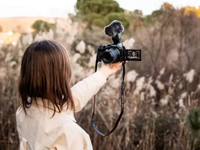 L'appareil photo Canon EOS R7 est aussi bon en photo qu'en vidéo