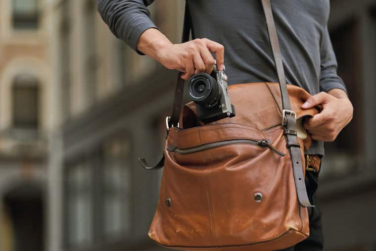 Le Sony Alpha 7C est ultra compact et léger