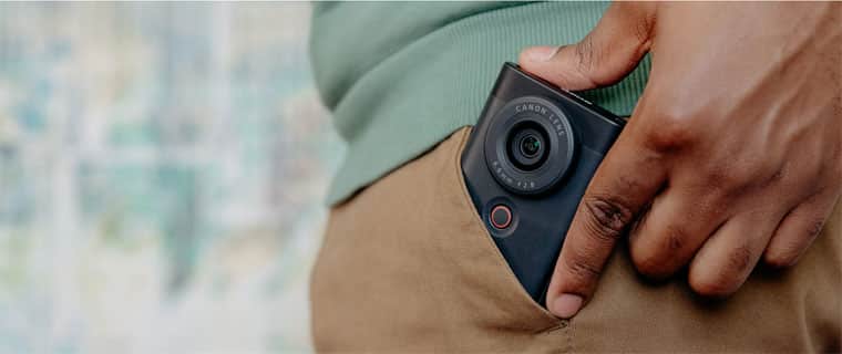 La caméra Canon PowerShot V10 tient dans la poche