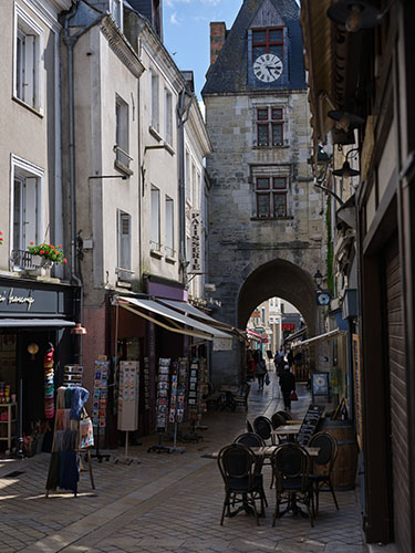Photo de rue à Amboise prise avec Fujifilm GFX100II