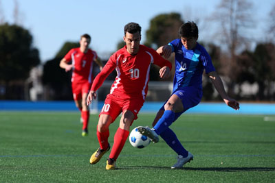 Un zoom professionnel polyvalent avec la puissance du téléobjectif