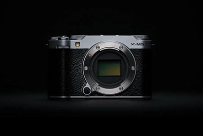 Le Fujijilm X-M5 est compact